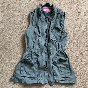 Green utility vest